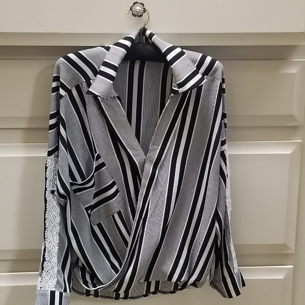 Giani Bini long sleeved criss cross blouse